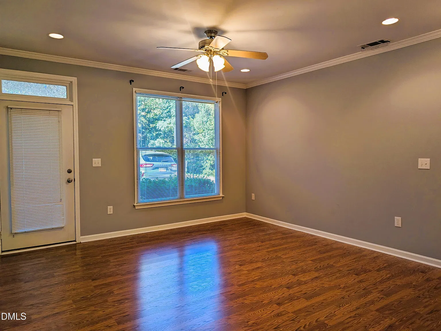 1 bed, 1.5 bath, $1,350 — Photo 2