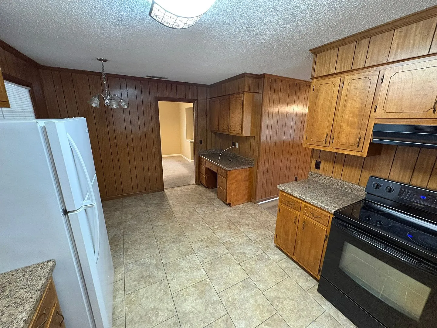 107 Teressa Dr - Available Now! — Photo 3