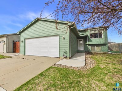 821 S Tanglewood Ave, Sioux Falls, SD, 57106