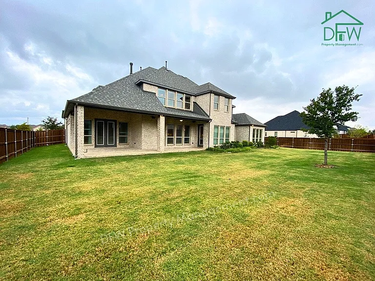 2151 Lassen Dr — Photo 3