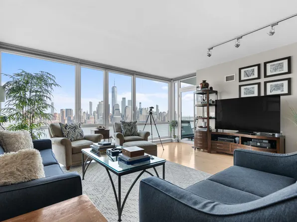 2 2nd St APT 2703, Jersey City, NJ 07302