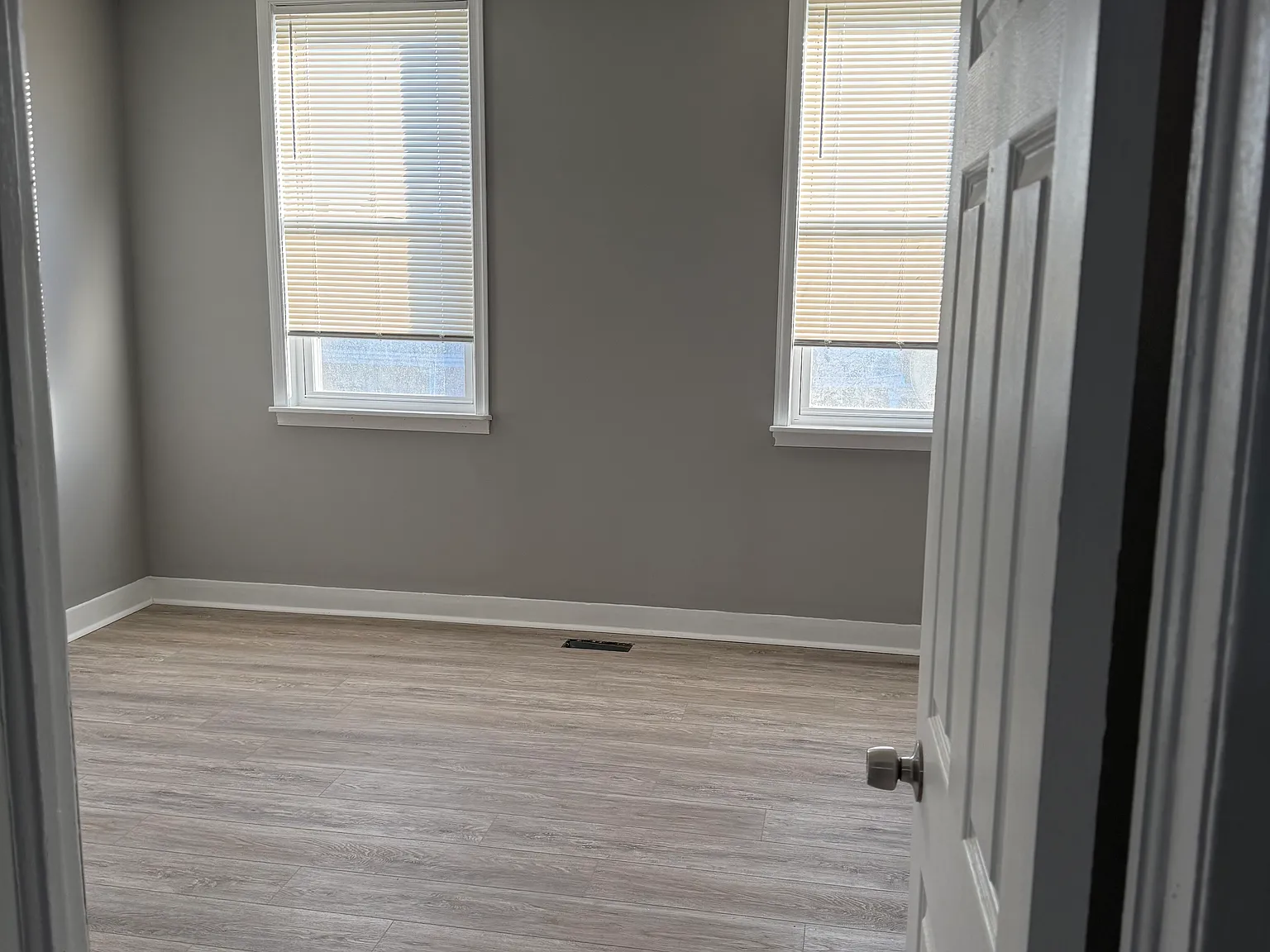 3 bed, 1600 sqft, $1,700 — Photo 4