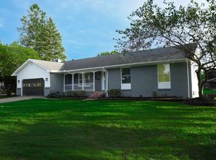 982 Artdale Dr, White Lake, MI 48383