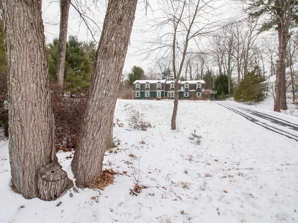 30 Hemlock Street, Londonderry, NH 03053