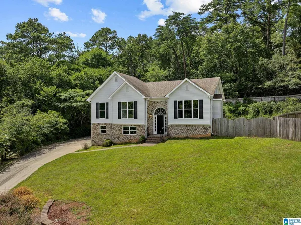 1163 Cameron Cove Cir, Leeds, AL 35094