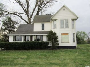 19191 E Nuthatch Rd, Lewistown, IL 61542