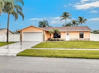 208 Cordoba Cir, Royal Palm Beach, FL 33411
