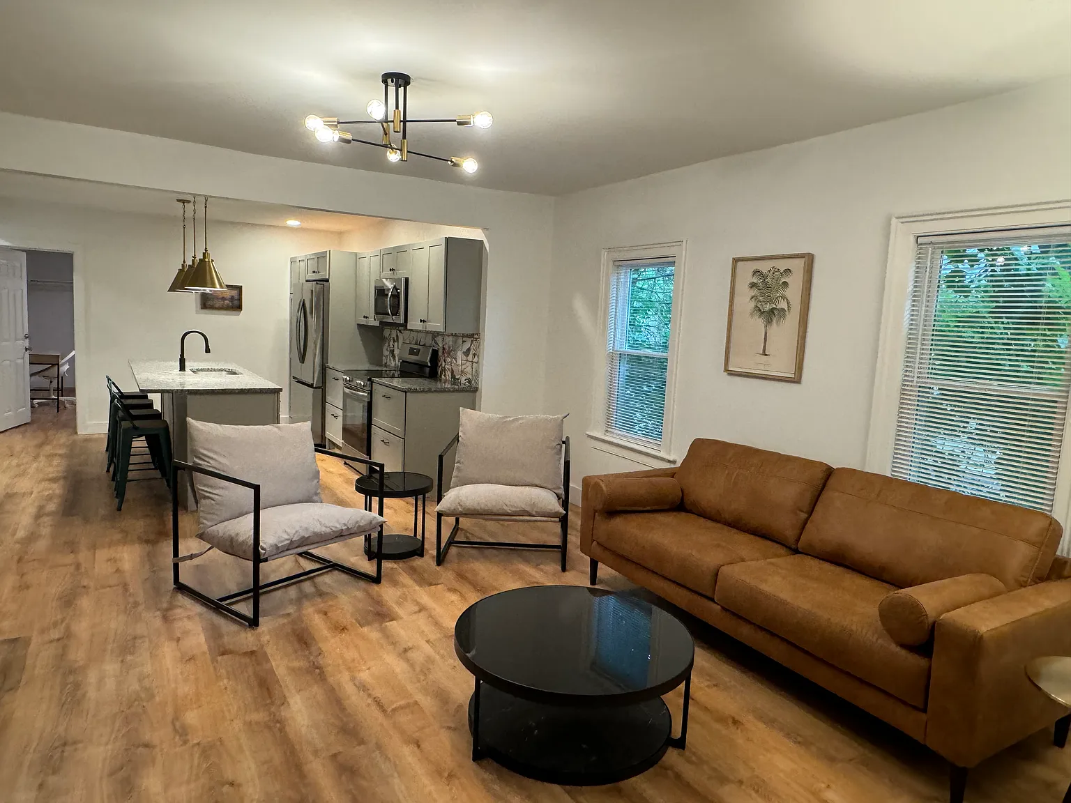8 bed, 2528 sqft, $6,920 — Photo 1