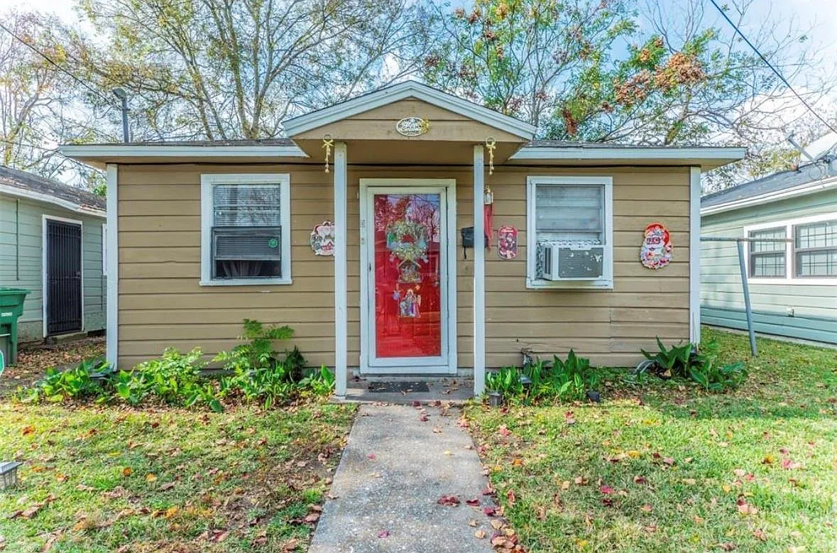 2 bed, 1.0 bath, 726 sqft, $850 — Photo 1
