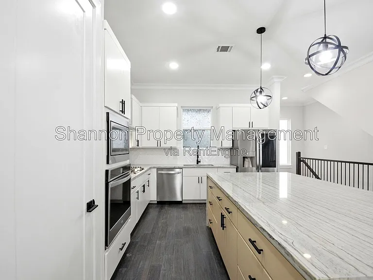 849 Fisher St #D — Photo 13