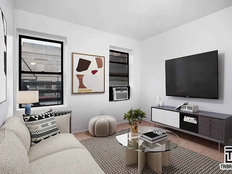 245 E 31st St #3D — Photo 1