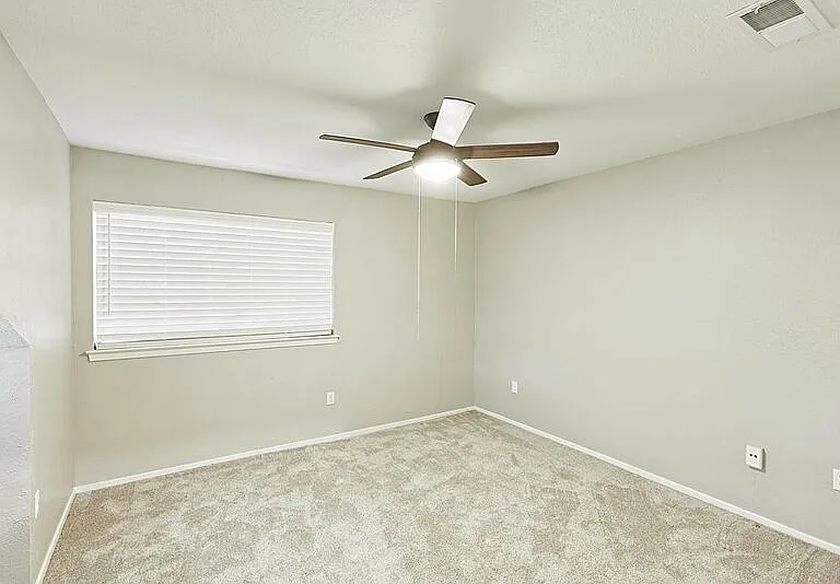 889 Dublin Dr #D — Photo 22