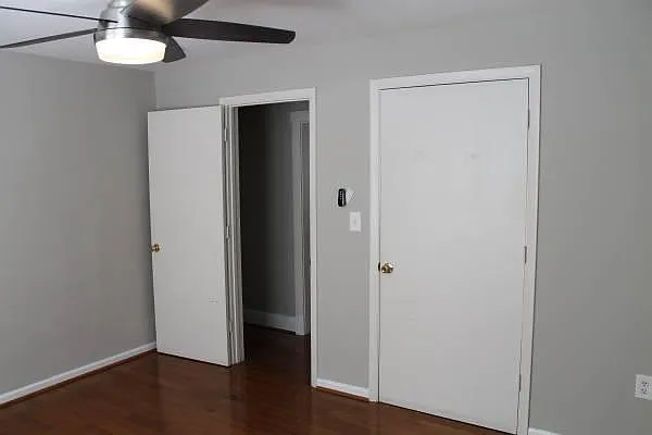 7320 Montgomery Rd — Photo 2
