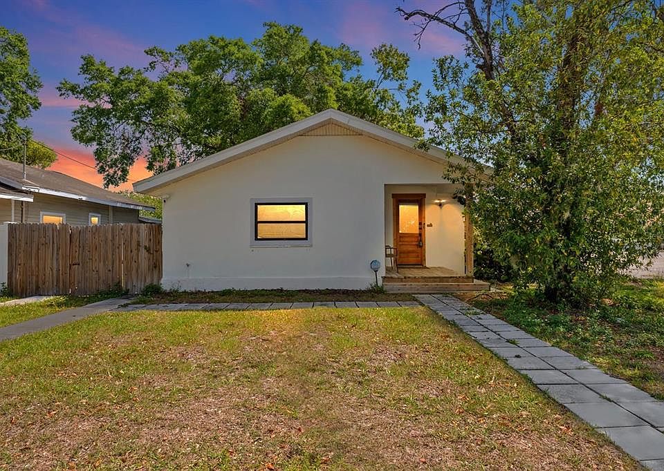 1st image of 8405 N ARDEN AVENUE