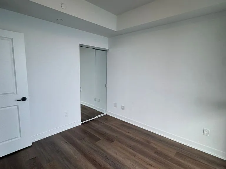 2075 Lakeshore Rd #2105 — Photo 10
