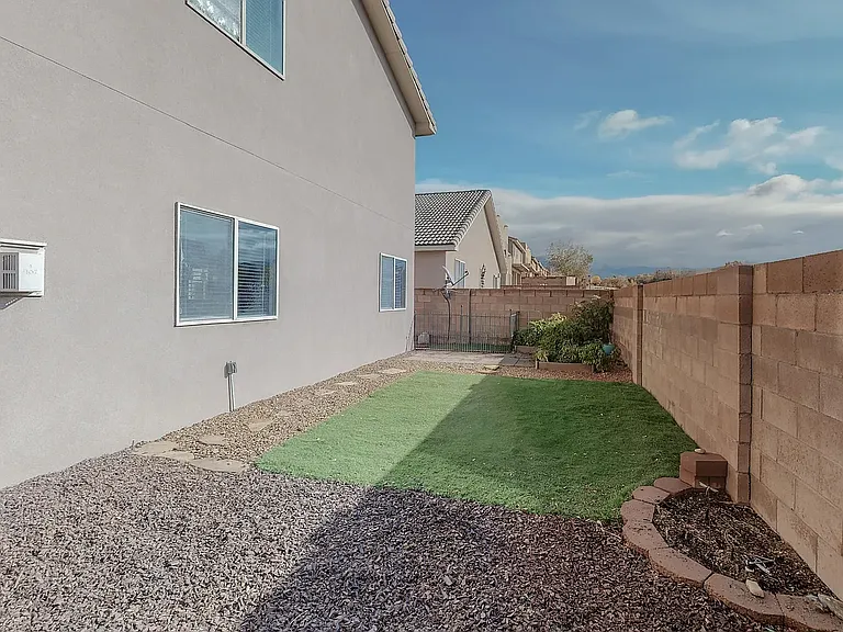7200 Dancing Eagle Ave NE — Photo 27