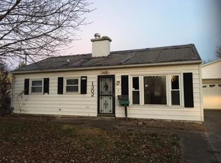 1302 S 4th St, Mattoon, IL 61938