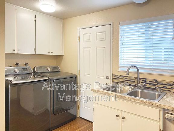 5th image of 588 NW Oak Ave