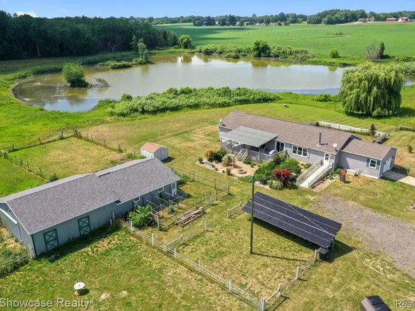4155 N Neff Rd, Edmore, MI 48829
