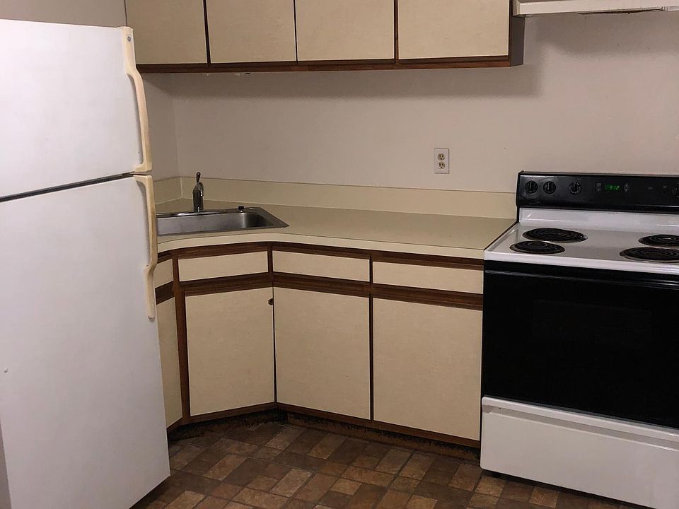 1st image of 2665 Rowehl Dr