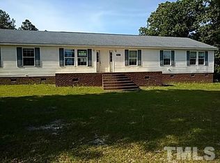 7833 Overhills Rd, Spring Lake, NC 28390