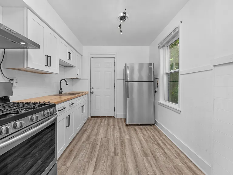 8005 Lake Ave #2 — Photo 10