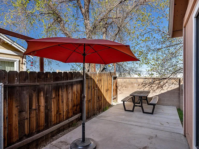 1940 Sierra Highlands Dr — Photo 14