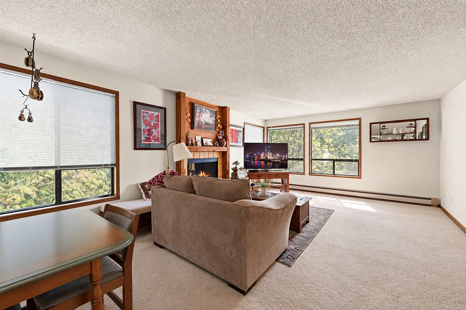 3 bed, 1350 sqft, $2,850 — Photo 3