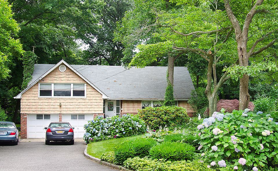 1st image of 58 Harwood Dr E