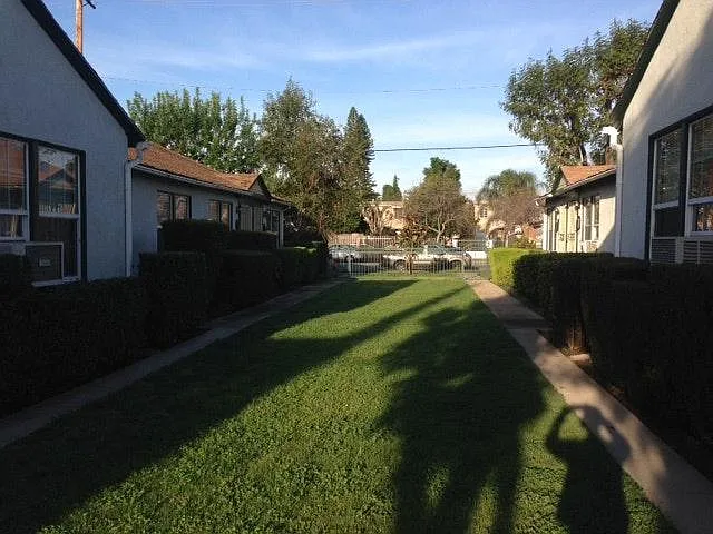 7026 Hazeltine Avenue — Photo 3