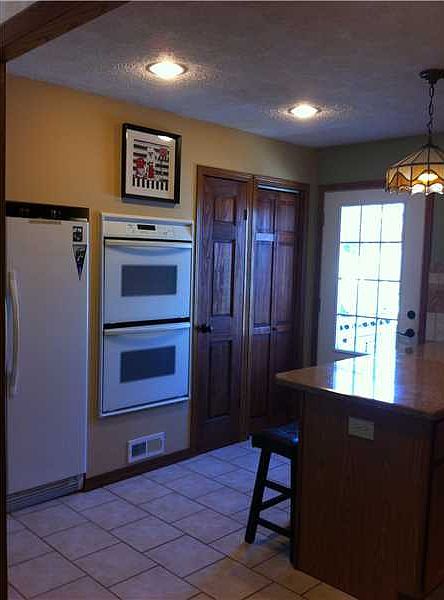 1st image of 558 Center Dr