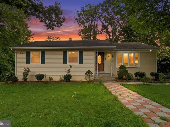 131 Casmar St SE, Vienna, VA 22180