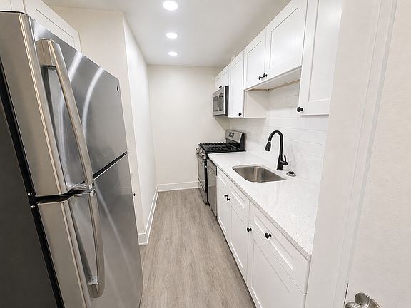3rd image of 11035 S Keating Ave APT 2SE