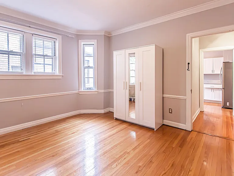 (292) 7366 Pershing — Photo 12