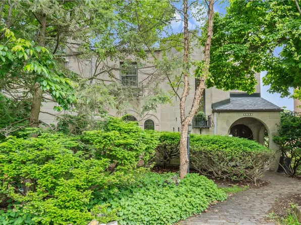 5401 Guarino Rd, Pittsburgh, PA 15217