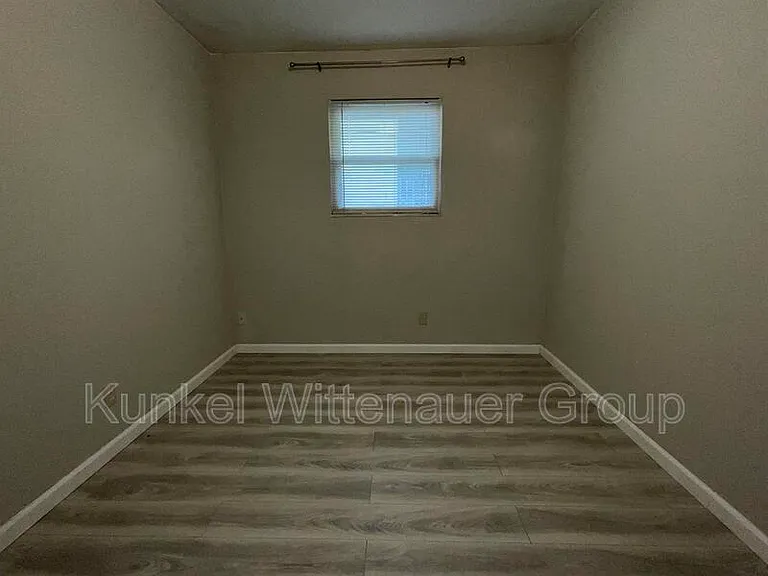 912 E Adams St #A — Photo 12