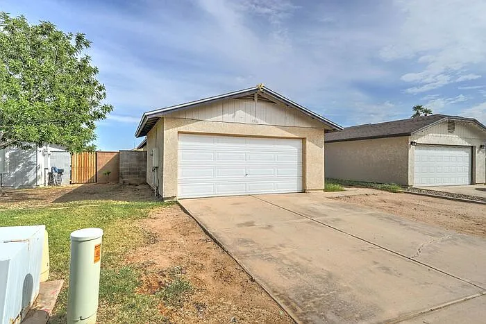 3 bed, 2.0 bath, 1016 sqft, $1,695 — Photo 4