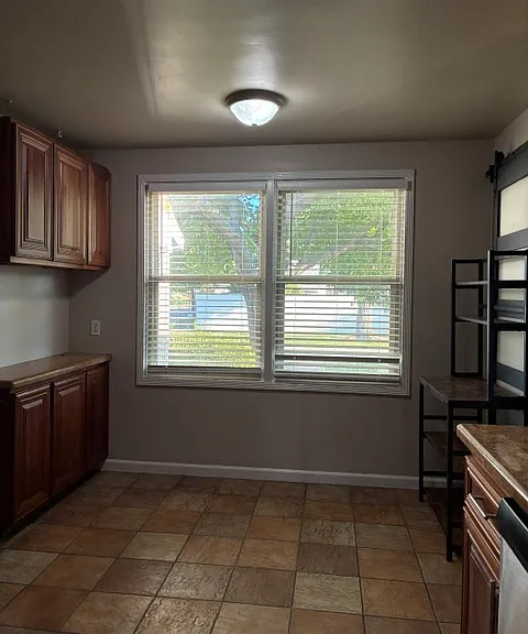 2400 Watson St — Photo 8