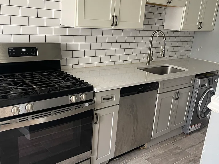 2 Milton St #1F — Photo 4