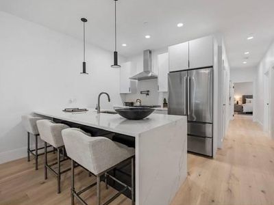 130 Everett St #1, Boston, MA, 02128