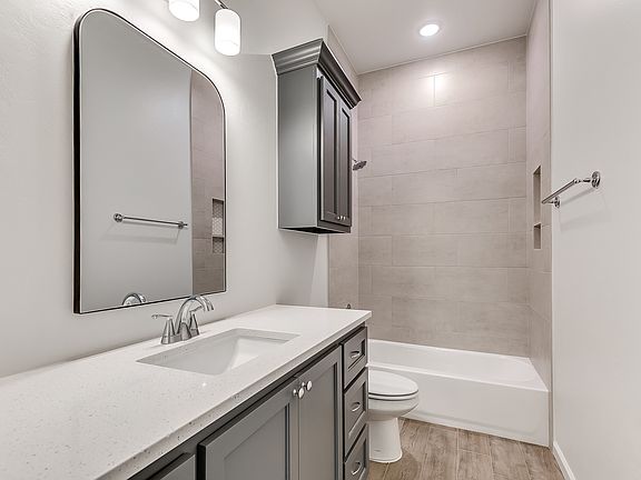 5th image of 2600 Woods Edge Dr