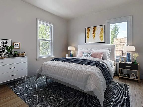 4th image of 9 Duncan St E #1428033