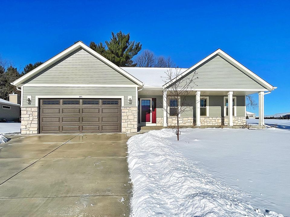 1st image of 341 Pinnacle Dr