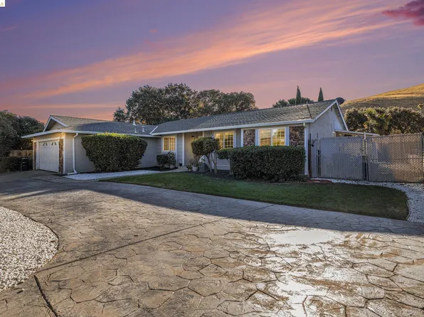 27 Kingswood Dr, Pittsburg, CA 94565