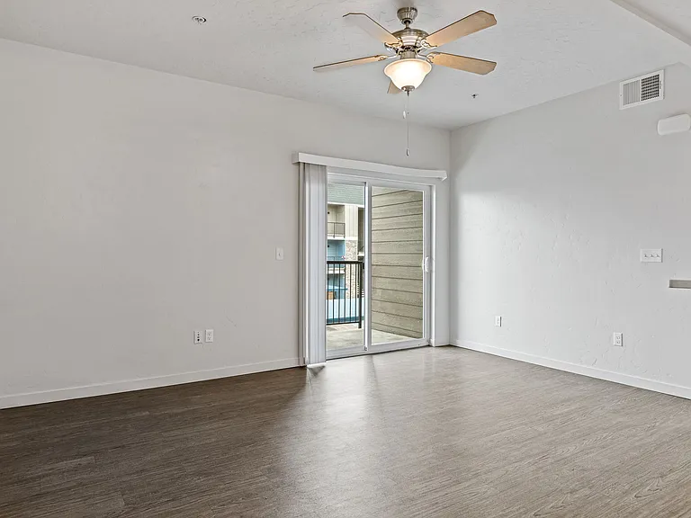 Quail Point Apartments — Photo 10