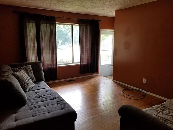 3rd image of 3809 Berwick Dr