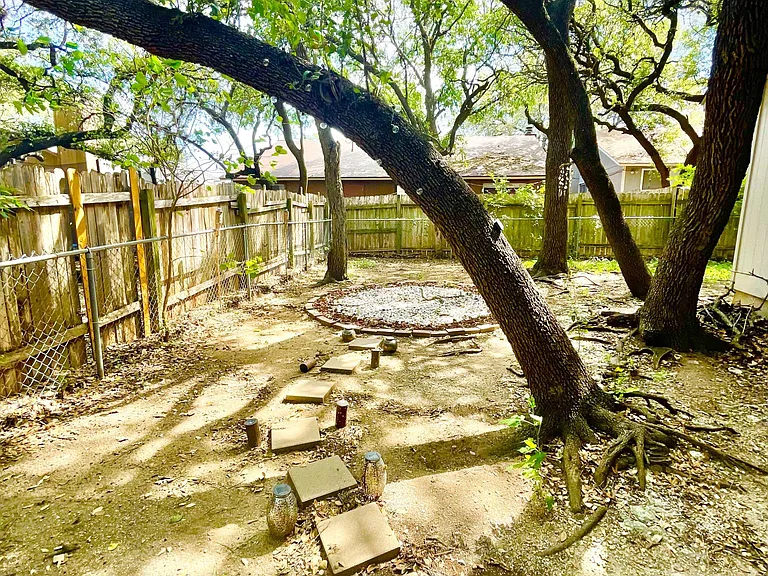 7103 Woodhue Ct #A — Photo 38