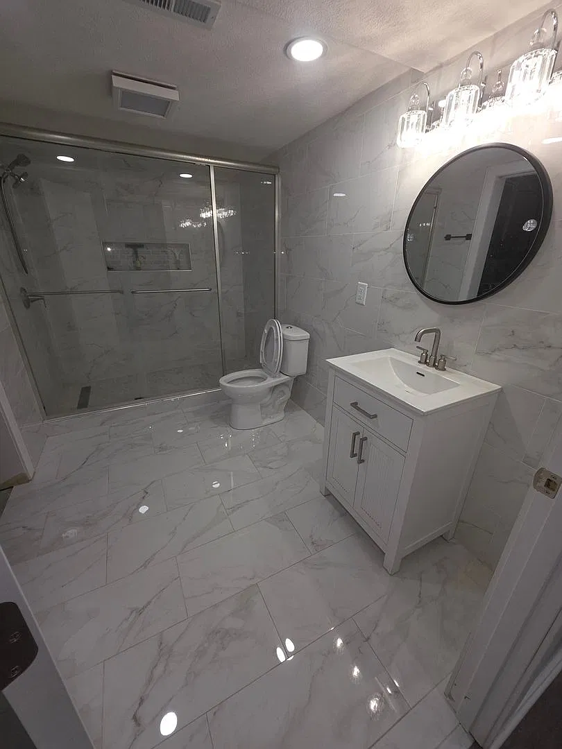 Spacious 5-Bedroom Single-Family Home — Photo 4