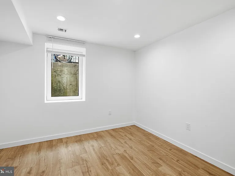 2162 E York St #1R — Photo 15