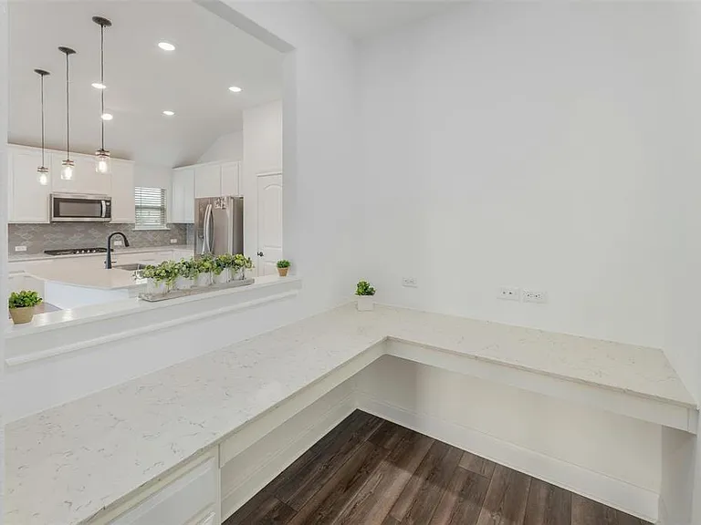 1808 Donetto Dr — Photo 18
